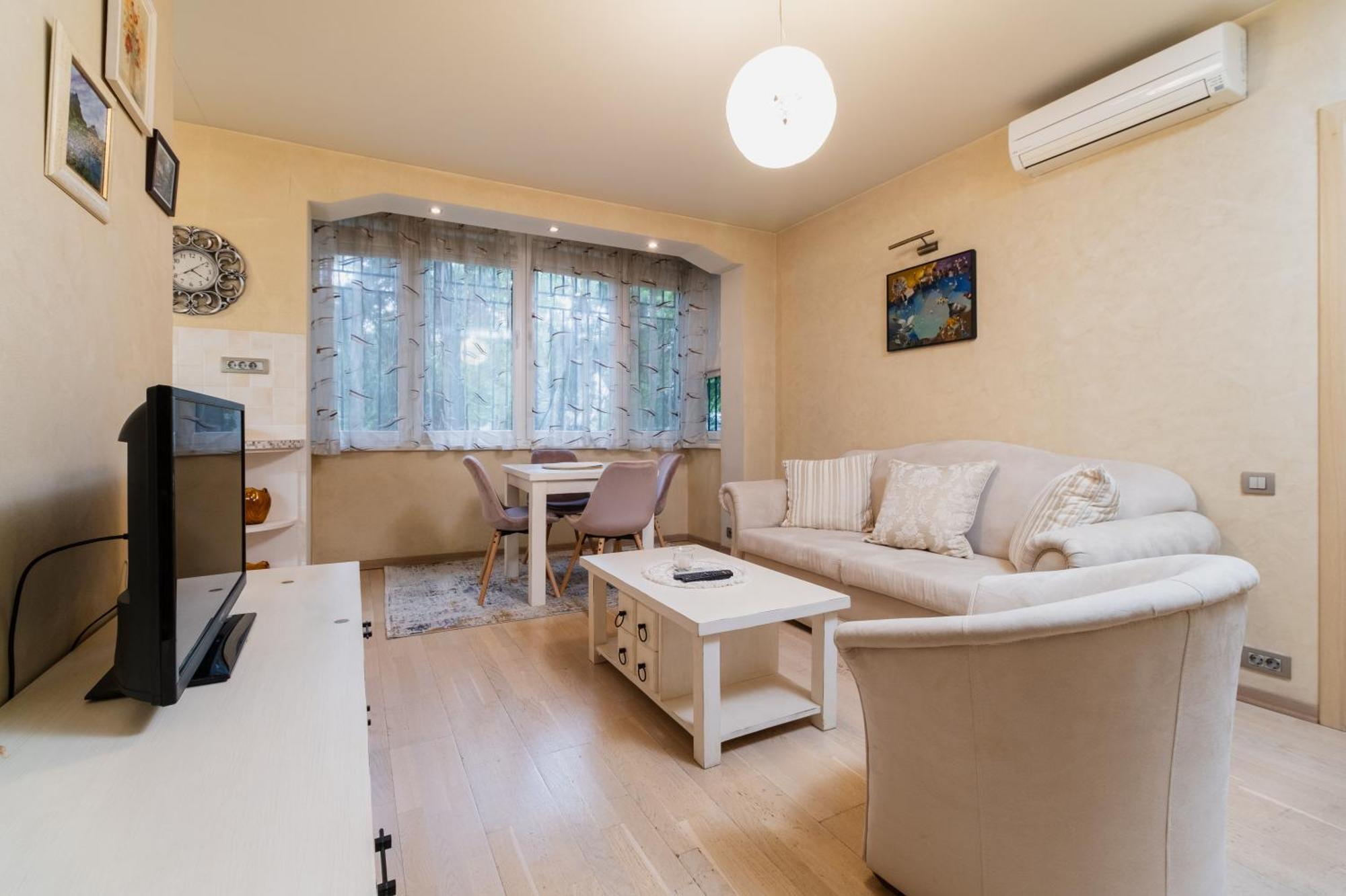 Elegant 1-Bedroom Apartment プロヴディフ エクステリア 写真
